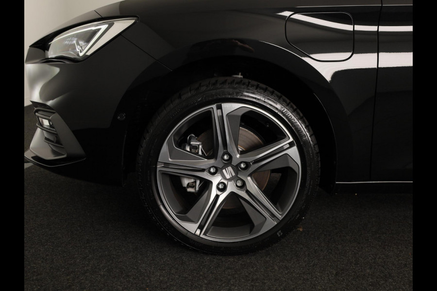 Seat Leon Sportstourer 1.5 TSI e-Hybrid FR Business |  Safe & Driving Pack | Velgen 'Performance Aero', 18 inch lichtmetaal | Midnight Black Metallic