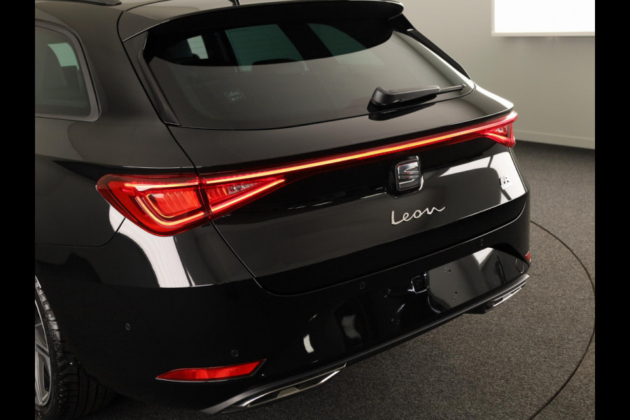 Seat Leon Sportstourer 1.5 TSI e-Hybrid FR Business |  Safe & Driving Pack | Velgen 'Performance Aero', 18 inch lichtmetaal | Midnight Black Metallic