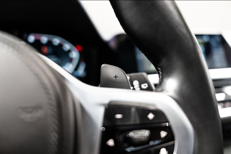 BMW 3 Serie Touring M340d xDrive High Executive PANO LEDER CAMERA