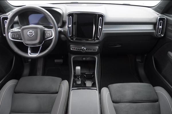 Volvo EX40 Single Motor Extended Range Plus Black Ed. 82 kWh / DEMO LEX / Panoramadak / Apple Carplay / Android Auto / Harman kardon audio / Adaptive cruise control / Pilot assist / Lichtmetalen velgen /