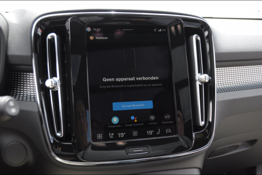 Volvo EX40 Single Motor Extended Range Plus Black Ed. 82 kWh / DEMO LEX / Panoramadak / Apple Carplay / Android Auto / Harman kardon audio / Adaptive cruise control / Pilot assist / Lichtmetalen velgen /