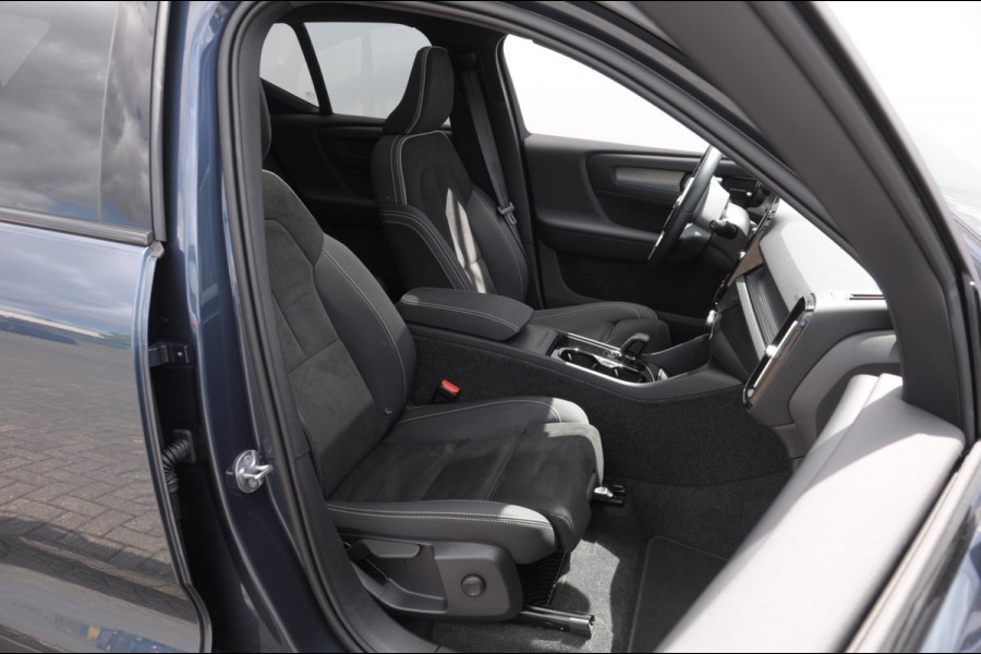 Volvo EX40 Single Motor Extended Range Plus Black Ed. 82 kWh / DEMO LEX / Panoramadak / Apple Carplay / Android Auto / Harman kardon audio / Adaptive cruise control / Pilot assist / Lichtmetalen velgen /