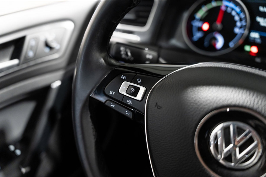 Volkswagen e-Golf E-DITION DSG LED CAMERA LEDER