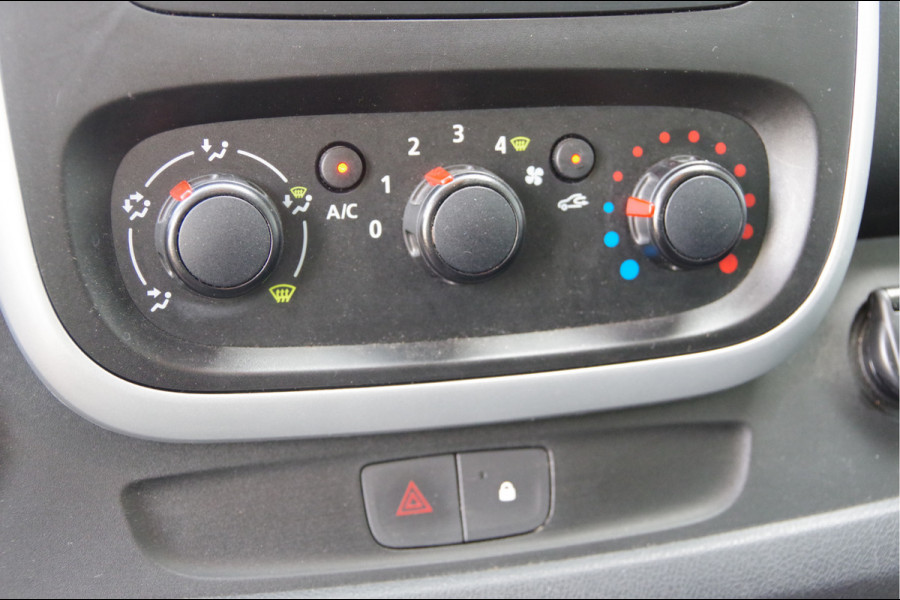 Renault Trafic Passenger 1.6 dCi 9-PERSOONS, INCL.BTW BPM, TREKHAAK,NAVI, CRUISE, AIRCO, PARKEERSENSOREN