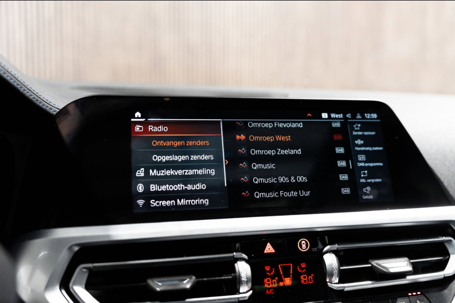BMW 3 Serie Touring M340d xDrive High Executive PANO LEDER CAMERA