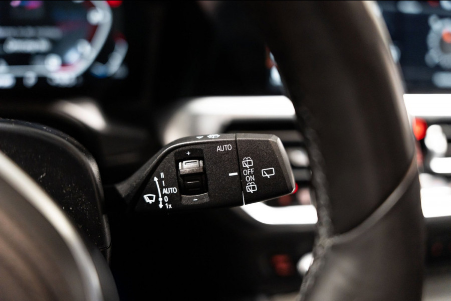BMW 3 Serie Touring M340d xDrive High Executive PANO LEDER CAMERA