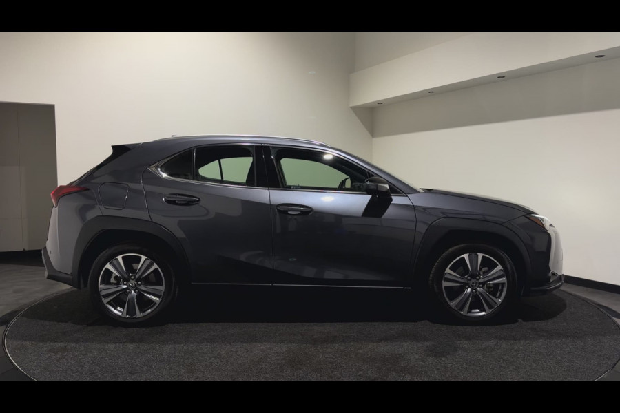 Lexus UX 300e Luxury 54 kWh | Leder interieur | Stoelen verwarmd & gekoeld | Keyless | Soh (batterijcheck) Waarde 99,0 %