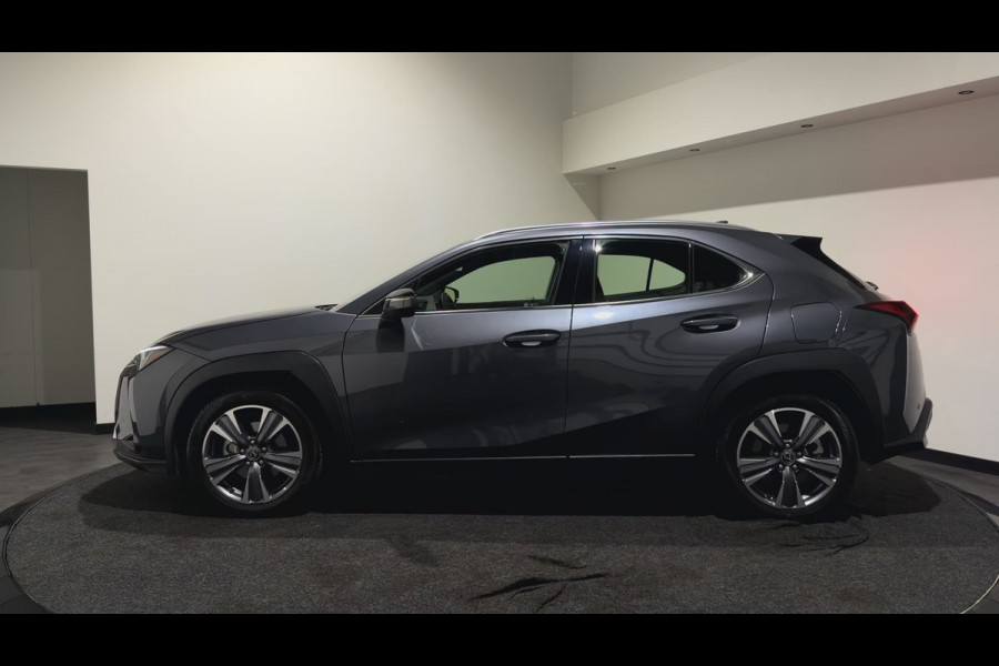 Lexus UX 300e Luxury 54 kWh | Leder interieur | Stoelen verwarmd & gekoeld | Keyless | Soh (batterijcheck) Waarde 99,0 %