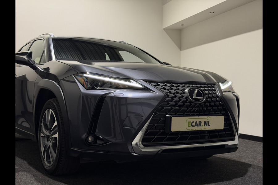 Lexus UX 300e Luxury 54 kWh | Leder interieur | Stoelen verwarmd & gekoeld | Keyless | Soh (batterijcheck) Waarde 99,0 %