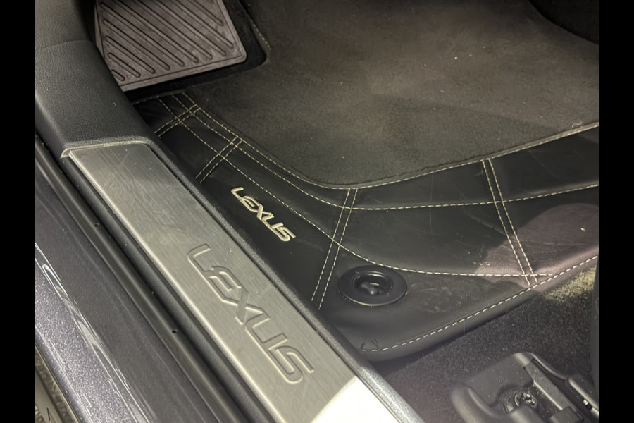 Lexus UX 300e Luxury 54 kWh | Leder interieur | Stoelen verwarmd & gekoeld | Keyless | Soh (batterijcheck) Waarde 99,0 %