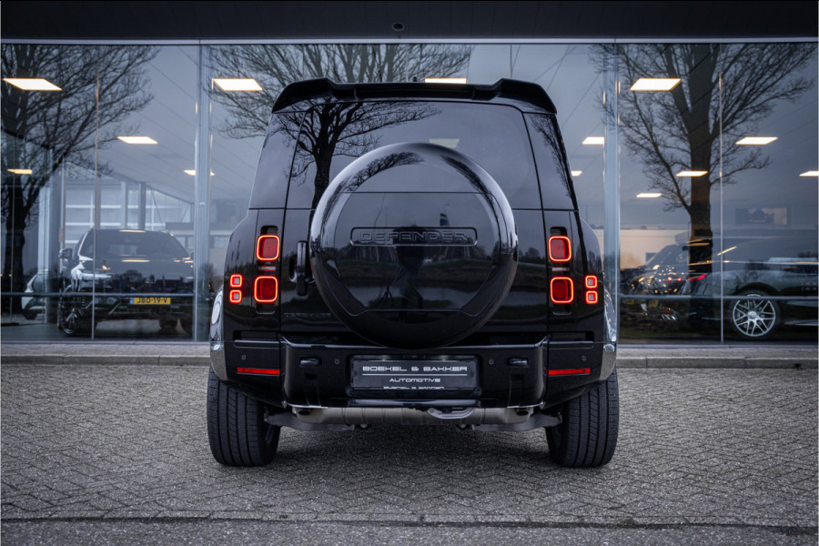 Land Rover Defender 110 P300e 110 X-Dynamic HSE ** HUD ** Trekhaak ** Panodak ** Koelbox Elektrisch rijbereik tot 55km (WLTP)