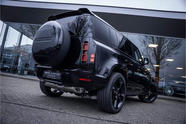 Land Rover Defender 110 P300e 110 X-Dynamic HSE ** HUD ** Trekhaak ** Panodak ** Koelbox Elektrisch rijbereik tot 55km (WLTP)