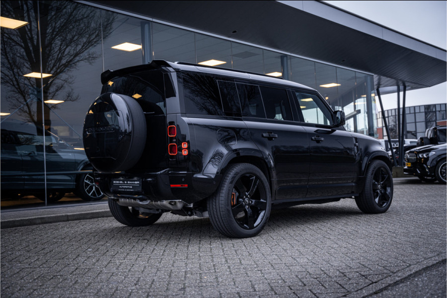 Land Rover Defender 110 P300e 110 X-Dynamic HSE ** HUD ** Trekhaak ** Panodak ** Koelbox Elektrisch rijbereik tot 55km (WLTP)