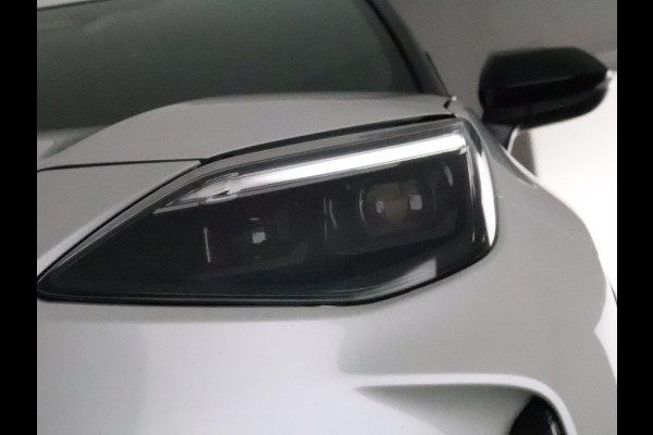 Toyota Yaris Cross Hybrid 115 Dynamic Sport Bi-Tone | Stuur- & Stoelverwarming | Apple Carplay & AndroidAUTO | Camera