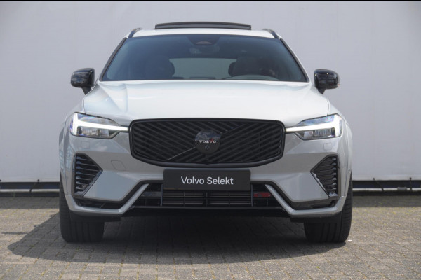 Volvo XC60 T8 455PK Automaat hybrid AWD Ultra Black Edition Luchtvering/ Semi-elektrisch inklapbare trekhaak/ Stoelverwarming voor en achter/ Stuurverwarming/ Harman Kardon Audio/