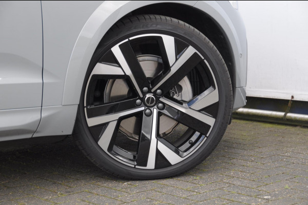 Volvo XC60 T8 455PK Automaat hybrid AWD Ultra Black Edition Luchtvering/ Semi-elektrisch inklapbare trekhaak/ Stoelverwarming voor en achter/ Stuurverwarming/ Harman Kardon Audio/