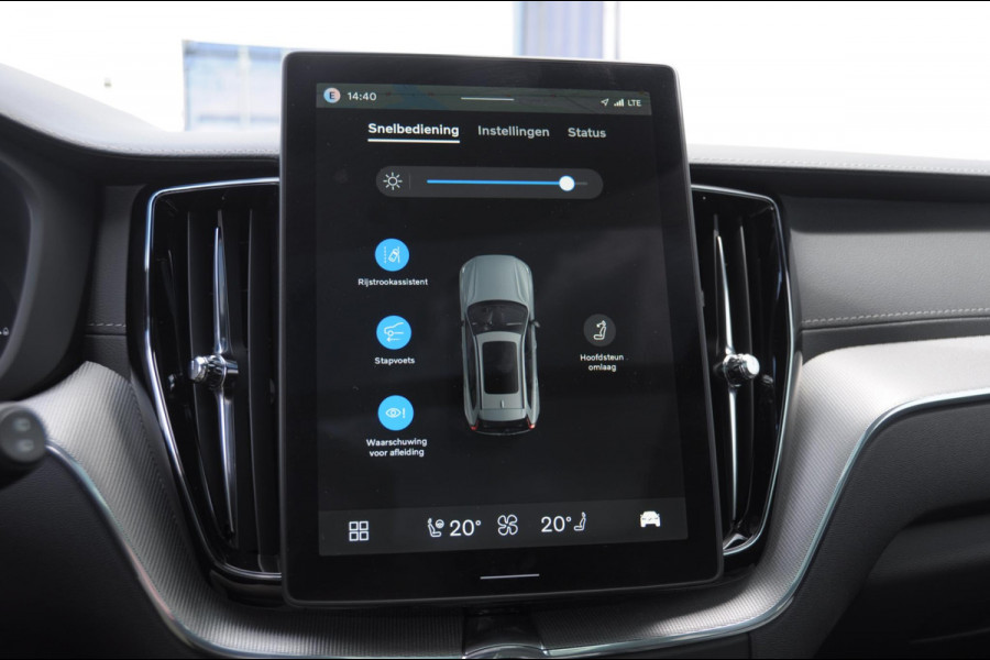Volvo XC60 T8 455PK Automaat hybrid AWD Ultra Black Edition Luchtvering/ Semi-elektrisch inklapbare trekhaak/ Stoelverwarming voor en achter/ Stuurverwarming/ Harman Kardon Audio/