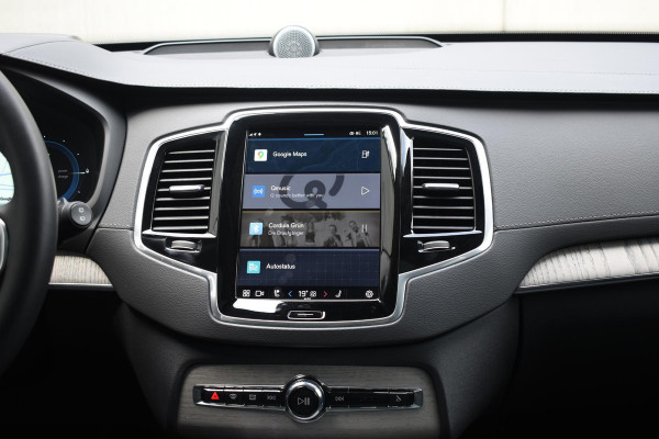 Volvo XC90 T8 455PK Automaat Plug-in hybrid AWD Ultimate Dark / Bowers & Wilkins / Luchtvering / Head Up Display / 360 Camera / Massagestoelen / Gelaagde Zijruiten / Trekhaak /