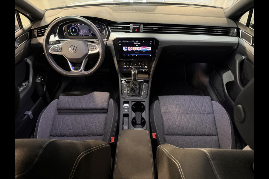 Volkswagen Passat Variant 1.4 TSI PHEV GTE Business 17"/Trekhaak/IQ Lights/Stoelverwarming/Camera/Apple Carplay & Android Auto