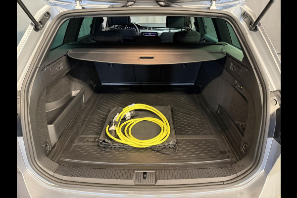 Volkswagen Passat Variant 1.4 TSI PHEV GTE Business 17"/Trekhaak/IQ Lights/Stoelverwarming/Camera/Apple Carplay & Android Auto