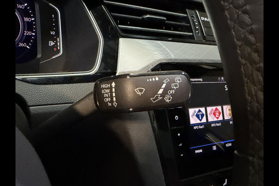 Volkswagen Passat Variant 1.4 TSI PHEV GTE Business 17"/Trekhaak/IQ Lights/Stoelverwarming/Camera/Apple Carplay & Android Auto