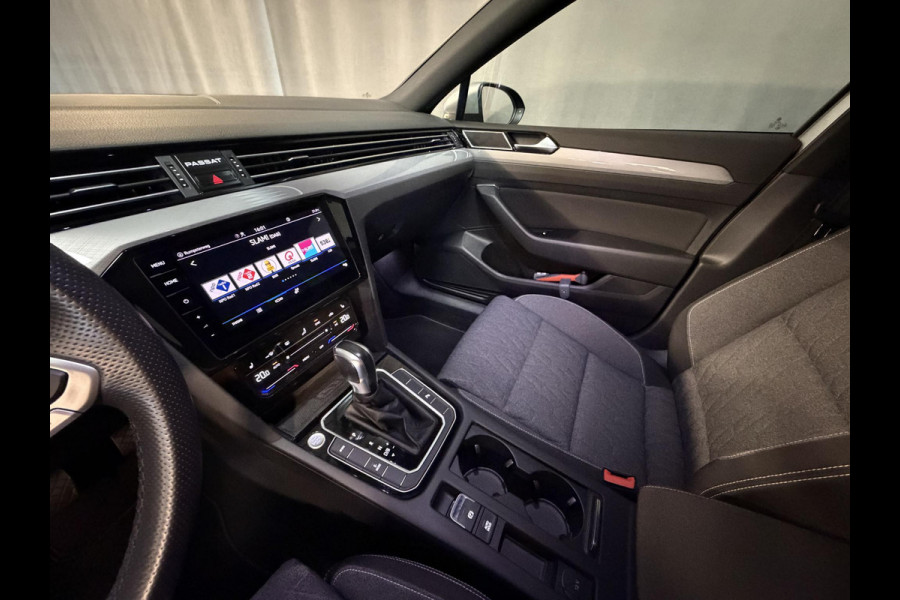 Volkswagen Passat Variant 1.4 TSI PHEV GTE Business 17"/Trekhaak/IQ Lights/Stoelverwarming/Camera/Apple Carplay & Android Auto