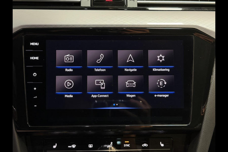 Volkswagen Passat Variant 1.4 TSI PHEV GTE Business 17"/Trekhaak/IQ Lights/Stoelverwarming/Camera/Apple Carplay & Android Auto