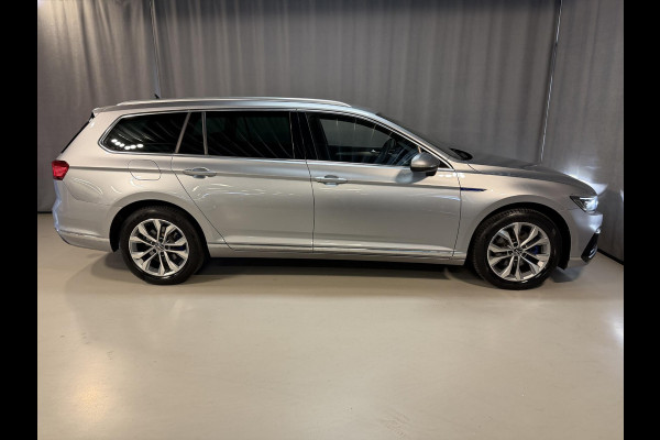 Volkswagen Passat Variant 1.4 TSI PHEV GTE Business 17"/Trekhaak/IQ Lights/Stoelverwarming/Camera/Apple Carplay & Android Auto