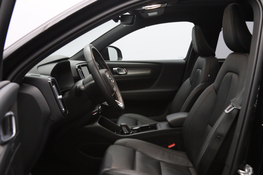 Volvo XC40 Recharge P8 AWD R-Design, SOH 92 %, Panoramadak, Leder, 4 x Stoelverwarming, H/K Sound, 360 Camera