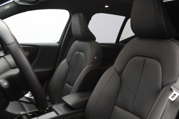 Volvo XC40 Recharge P8 AWD R-Design, SOH 92 %, Panoramadak, Leder, 4 x Stoelverwarming, H/K Sound, 360 Camera