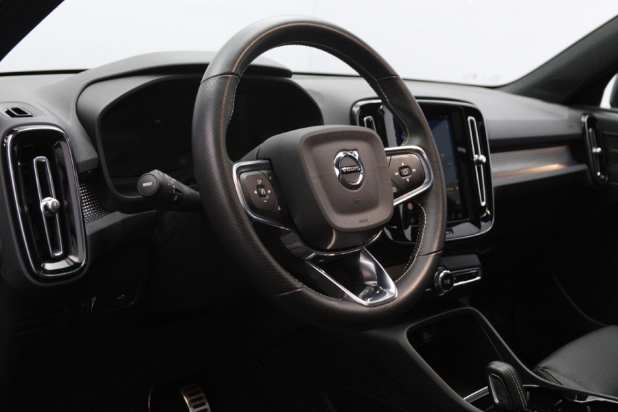 Volvo XC40 Recharge P8 AWD R-Design, SOH 92 %, Panoramadak, Leder, 4 x Stoelverwarming, H/K Sound, 360 Camera