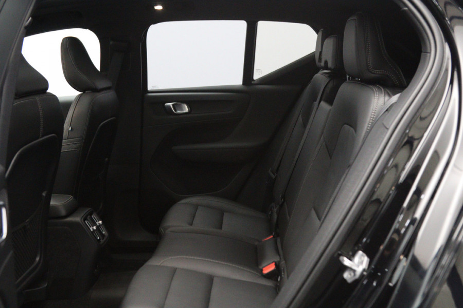 Volvo XC40 Recharge P8 AWD R-Design, SOH 92 %, Panoramadak, Leder, 4 x Stoelverwarming, H/K Sound, 360 Camera