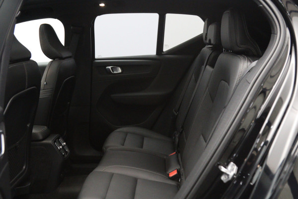 Volvo XC40 Recharge P8 AWD R-Design, SOH 92 %, Panoramadak, Leder, 4 x Stoelverwarming, H/K Sound, 360 Camera