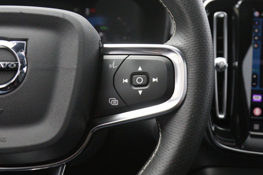 Volvo XC40 Recharge P8 AWD R-Design, SOH 92 %, Panoramadak, Leder, 4 x Stoelverwarming, H/K Sound, 360 Camera
