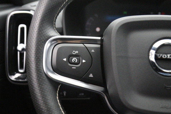 Volvo XC40 Recharge P8 AWD R-Design, SOH 92 %, Panoramadak, Leder, 4 x Stoelverwarming, H/K Sound, 360 Camera