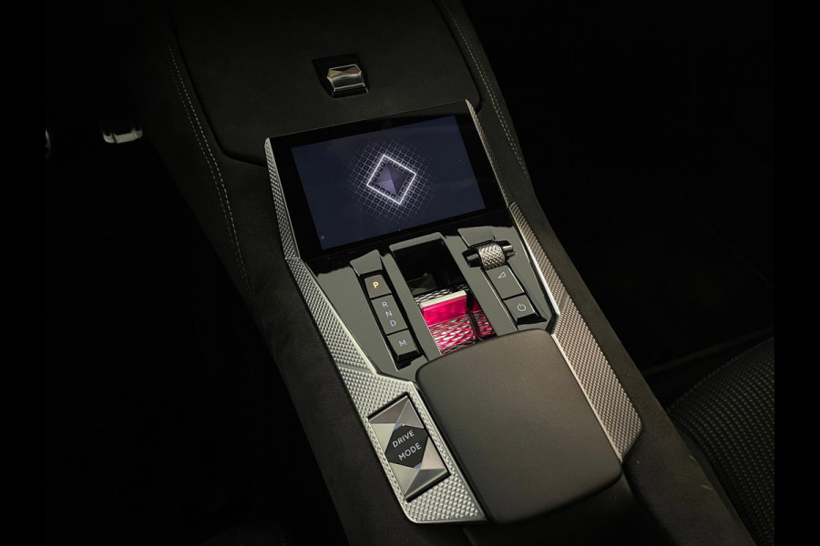 DS DS 4 1.2 Performance Line+ 130PK AUTOMAAT AIRCO CLIMA NAVI CRUISE APPLE CARPLAY ALCANTARA ZWARTE VELGEN CAMERA PDC NIEUWSTAAT