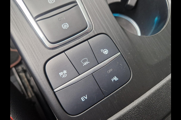 Ford Kuga 2.5 PHEV ST-Line X | Black Pack | 20 inch LMV Black met rode remklauwen | Elektrisch wegklapbare trekhaak | Winter Pack | Blind Spot System | Koplampen adaptief | Elektrische achterklep