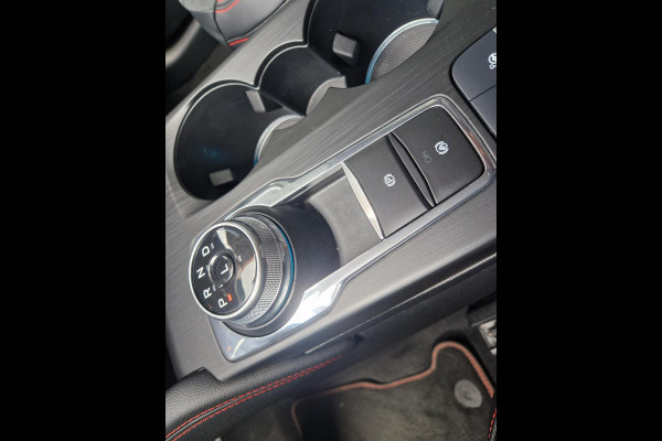 Ford Kuga 2.5 PHEV ST-Line X | Black Pack | 20 inch LMV Black met rode remklauwen | Elektrisch wegklapbare trekhaak | Winter Pack | Blind Spot System | Koplampen adaptief | Elektrische achterklep