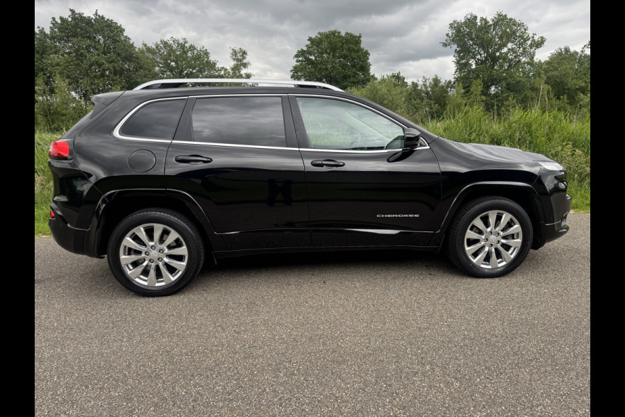 Jeep Cherokee 2.2 Overland Vol Opties!! Weinig Km !!