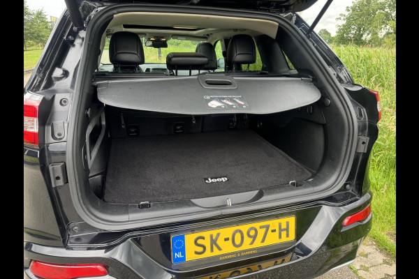 Jeep Cherokee 2.2 Overland Vol Opties!! Weinig Km !!