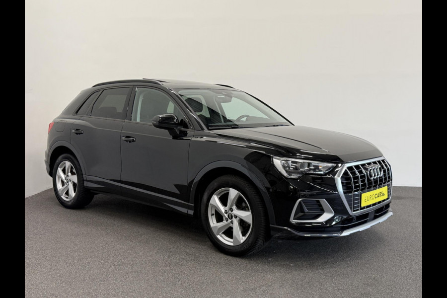 Audi Q3 35 TFSI Advanced Automaat Panoramadak Navigatie Apple Carplay Android Auto 360 camera Parkeersensoren Cruise Control Alacantara Full Led Stoelverwarming Climate Control Lichtmetalen velgen