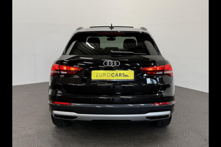 Audi Q3 35 TFSI Advanced Automaat Panoramadak Navigatie Apple Carplay Android Auto 360 camera Parkeersensoren Cruise Control Alacantara Full Led Stoelverwarming Climate Control Lichtmetalen velgen