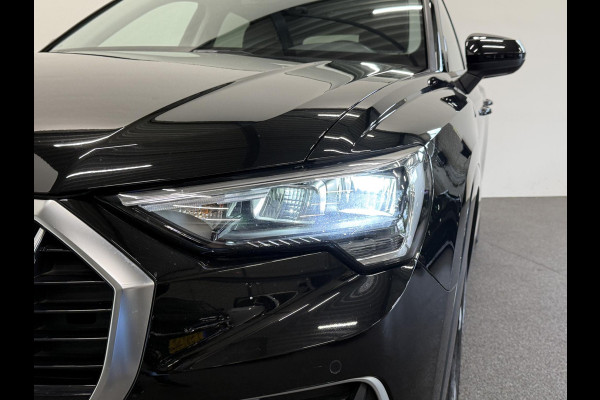 Audi Q3 35 TFSI Advanced Automaat Panoramadak Navigatie Apple Carplay Android Auto 360 camera Parkeersensoren Cruise Control Alacantara Full Led Stoelverwarming Climate Control Lichtmetalen velgen