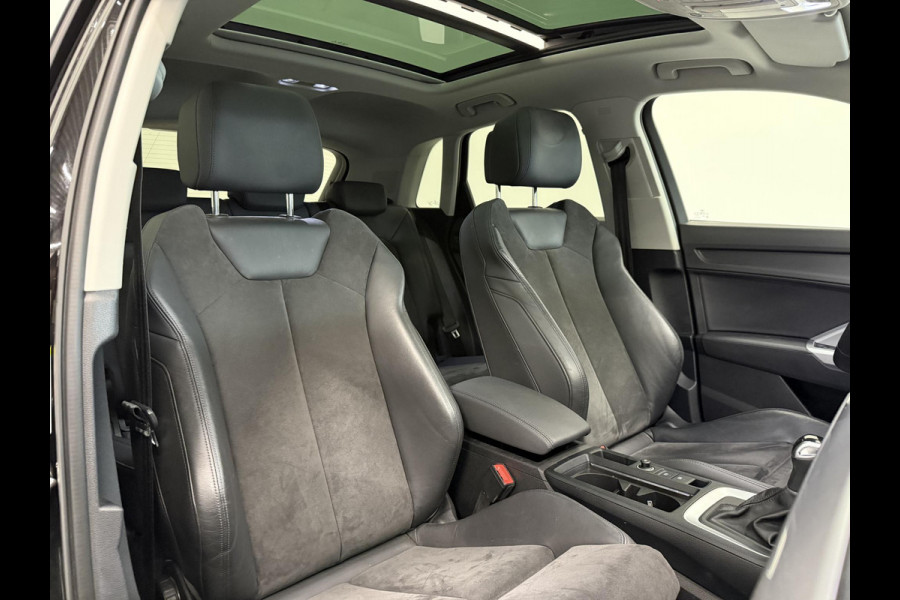 Audi Q3 35 TFSI Advanced Automaat Panoramadak Navigatie Apple Carplay Android Auto 360 camera Parkeersensoren Cruise Control Alacantara Full Led Stoelverwarming Climate Control Lichtmetalen velgen