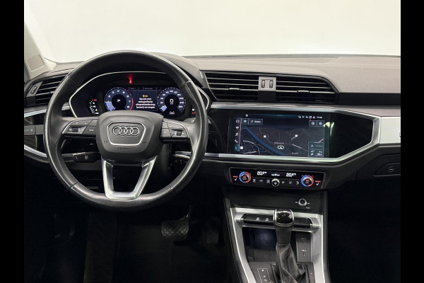 Audi Q3 35 TFSI Advanced Automaat Panoramadak Navigatie Apple Carplay Android Auto 360 camera Parkeersensoren Cruise Control Alacantara Full Led Stoelverwarming Climate Control Lichtmetalen velgen