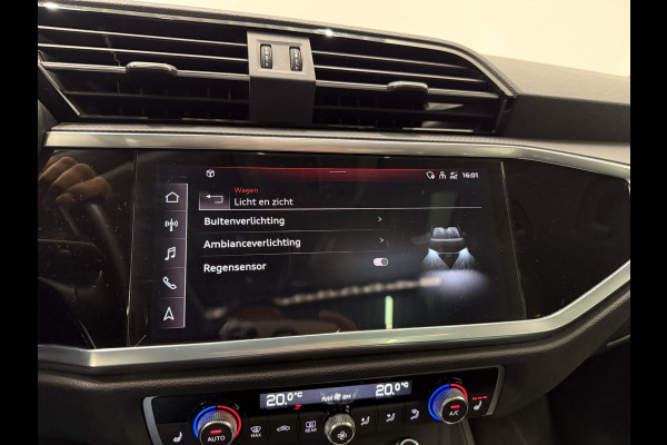 Audi Q3 35 TFSI Advanced Automaat Panoramadak Navigatie Apple Carplay Android Auto 360 camera Parkeersensoren Cruise Control Alacantara Full Led Stoelverwarming Climate Control Lichtmetalen velgen