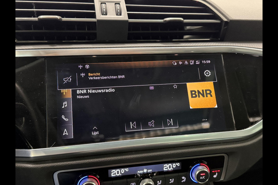 Audi Q3 35 TFSI Advanced Automaat Panoramadak Navigatie Apple Carplay Android Auto 360 camera Parkeersensoren Cruise Control Alacantara Full Led Stoelverwarming Climate Control Lichtmetalen velgen