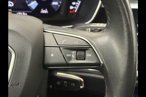 Audi Q3 35 TFSI Advanced Automaat Panoramadak Navigatie Apple Carplay Android Auto 360 camera Parkeersensoren Cruise Control Alacantara Full Led Stoelverwarming Climate Control Lichtmetalen velgen