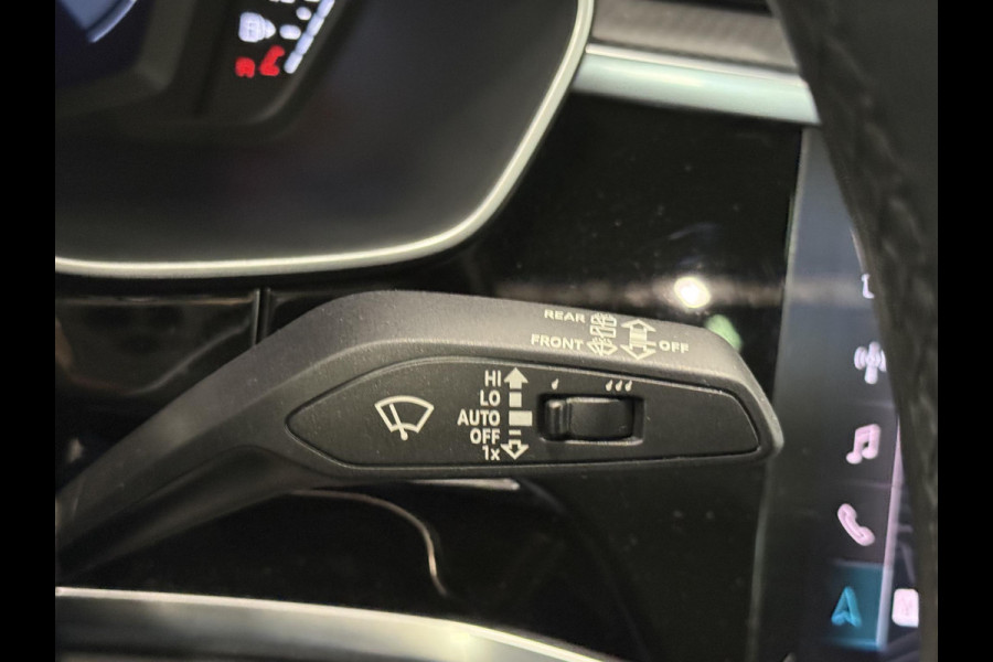 Audi Q3 35 TFSI Advanced Automaat Panoramadak Navigatie Apple Carplay Android Auto 360 camera Parkeersensoren Cruise Control Alacantara Full Led Stoelverwarming Climate Control Lichtmetalen velgen