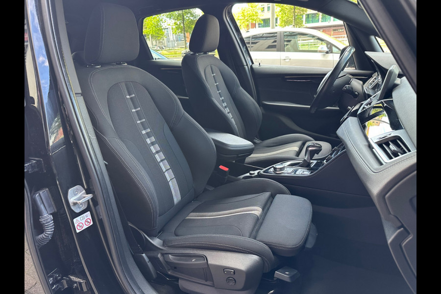 BMW 2 Serie Active Tourer 220i High Executive Aut Navi Clima PDC Stoelverwarming
